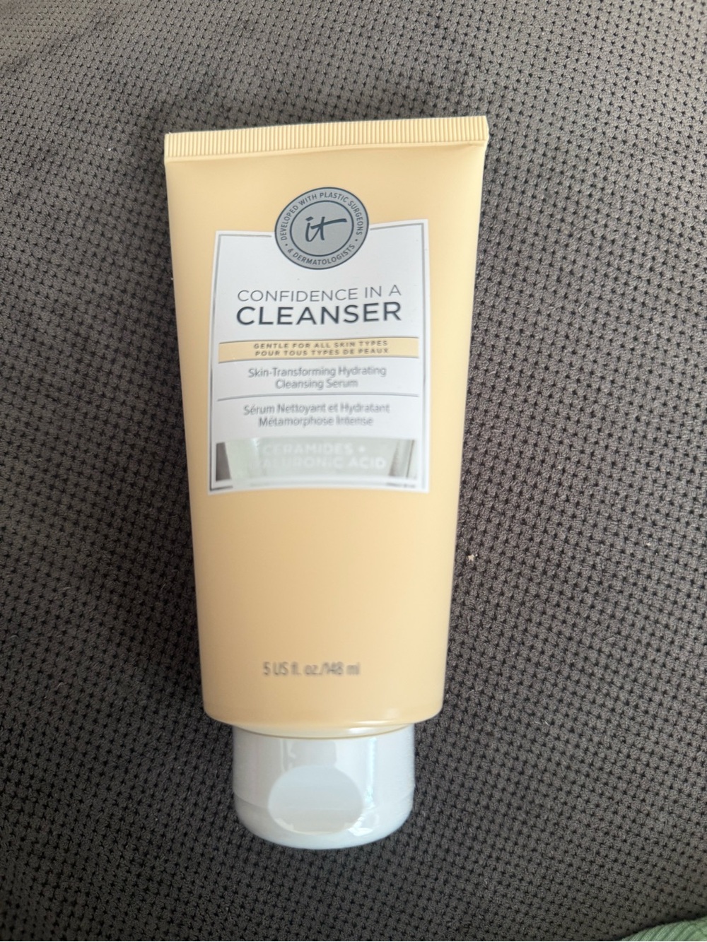 it cosmetics Confidence in a Cleanser